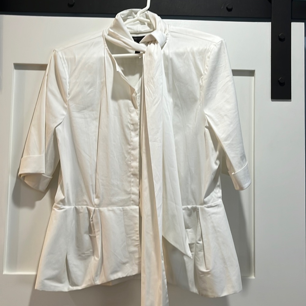 BCBG white peplum cotton blouse with tie neck size L